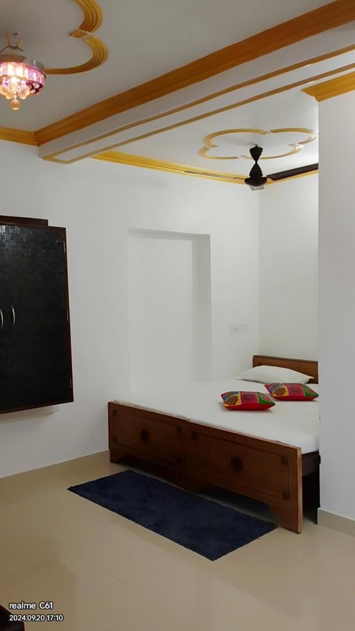 Ganga Paying Guest House Varanasi Habitación foto