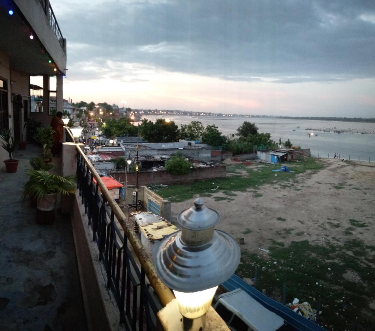 Ganga Paying Guest House Varanasi Exterior foto